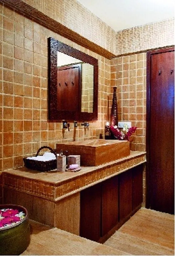 Luxury bathroom design with marble and natural stone finishes